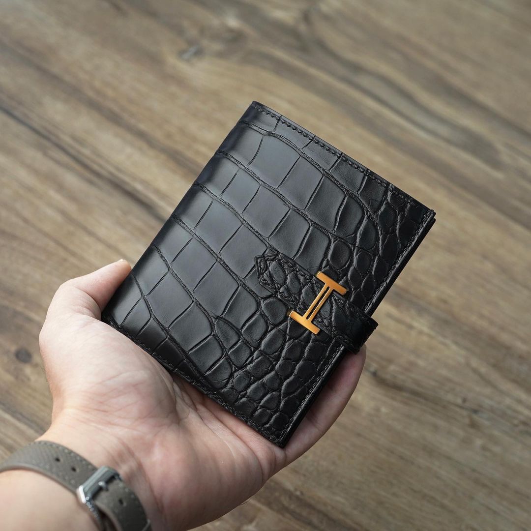 Black vertical wallet