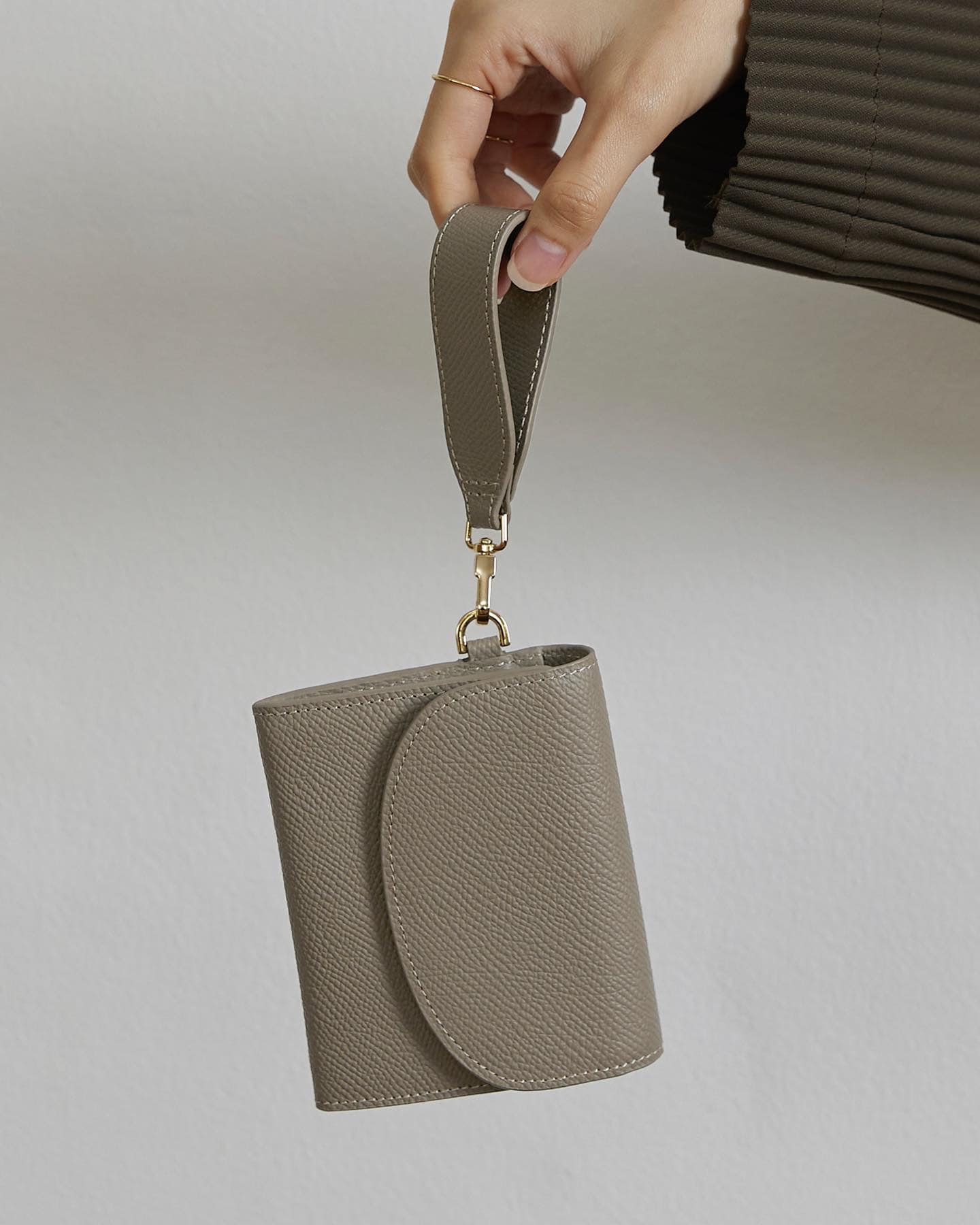 Mellow Wallet Epsom Leather Craft Stitching