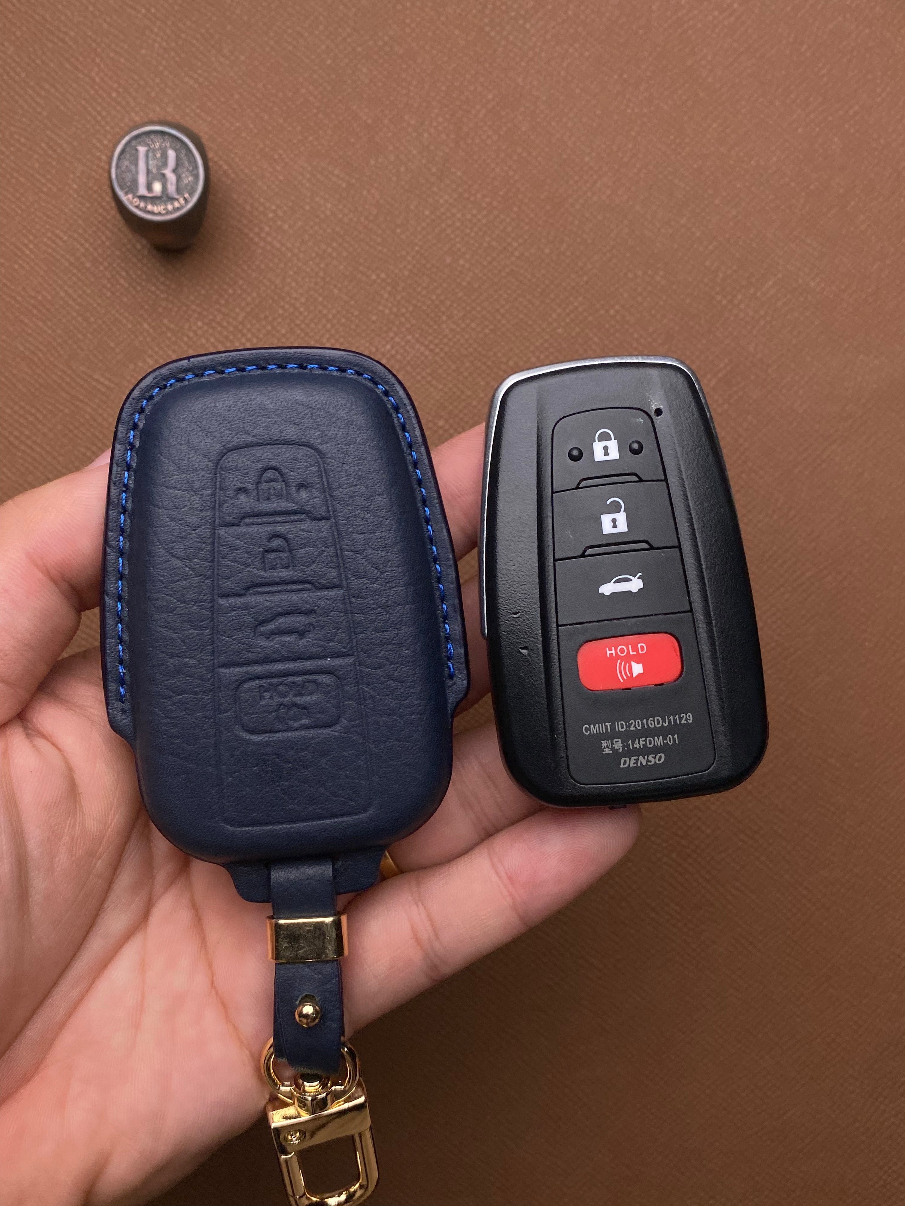 Leather Key Case for Toyota Camry, Cross (2019-2023) - TOD4