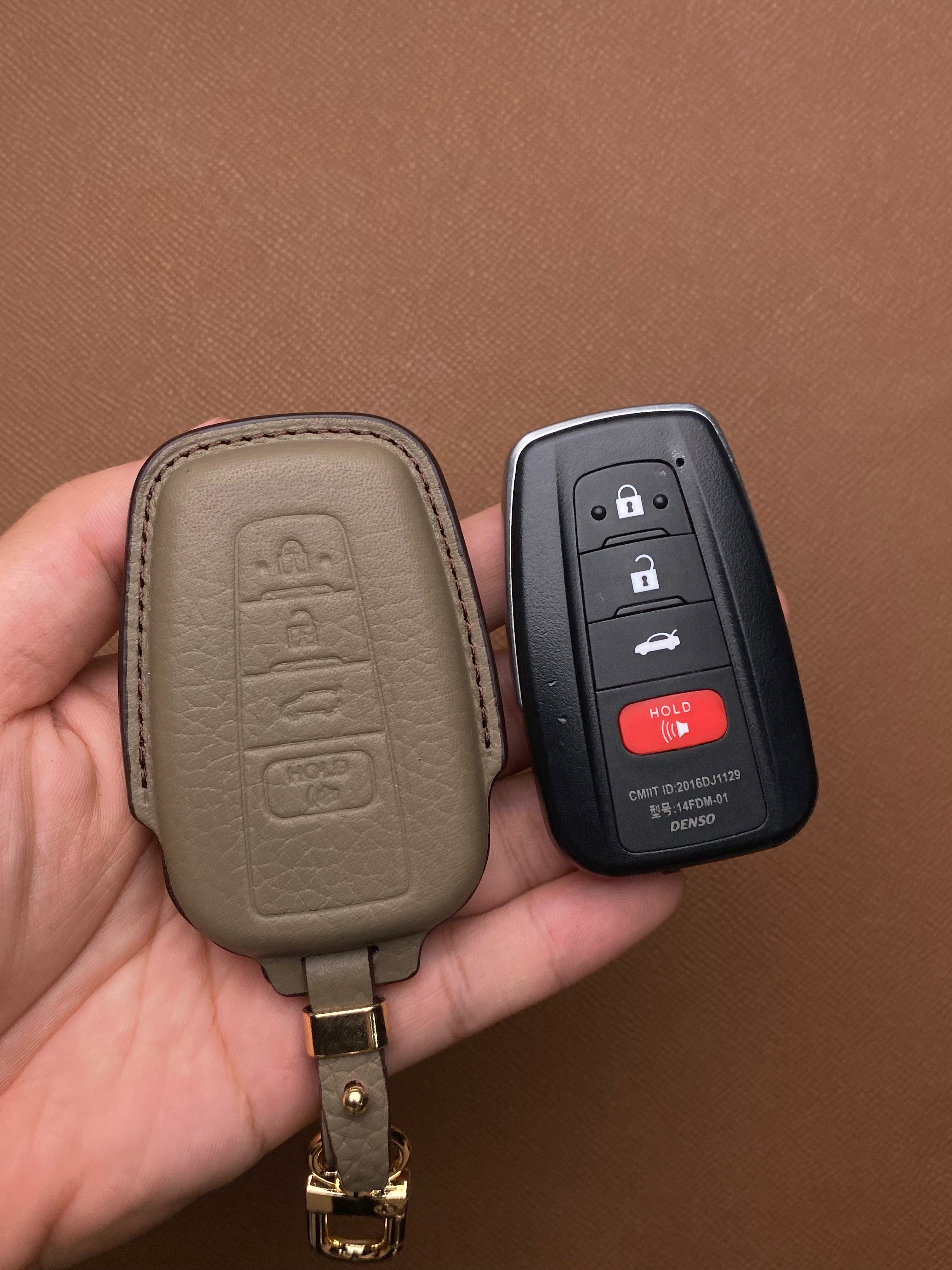 Leather Key Case for Toyota Camry, Cross (2019-2023) - TOD4
