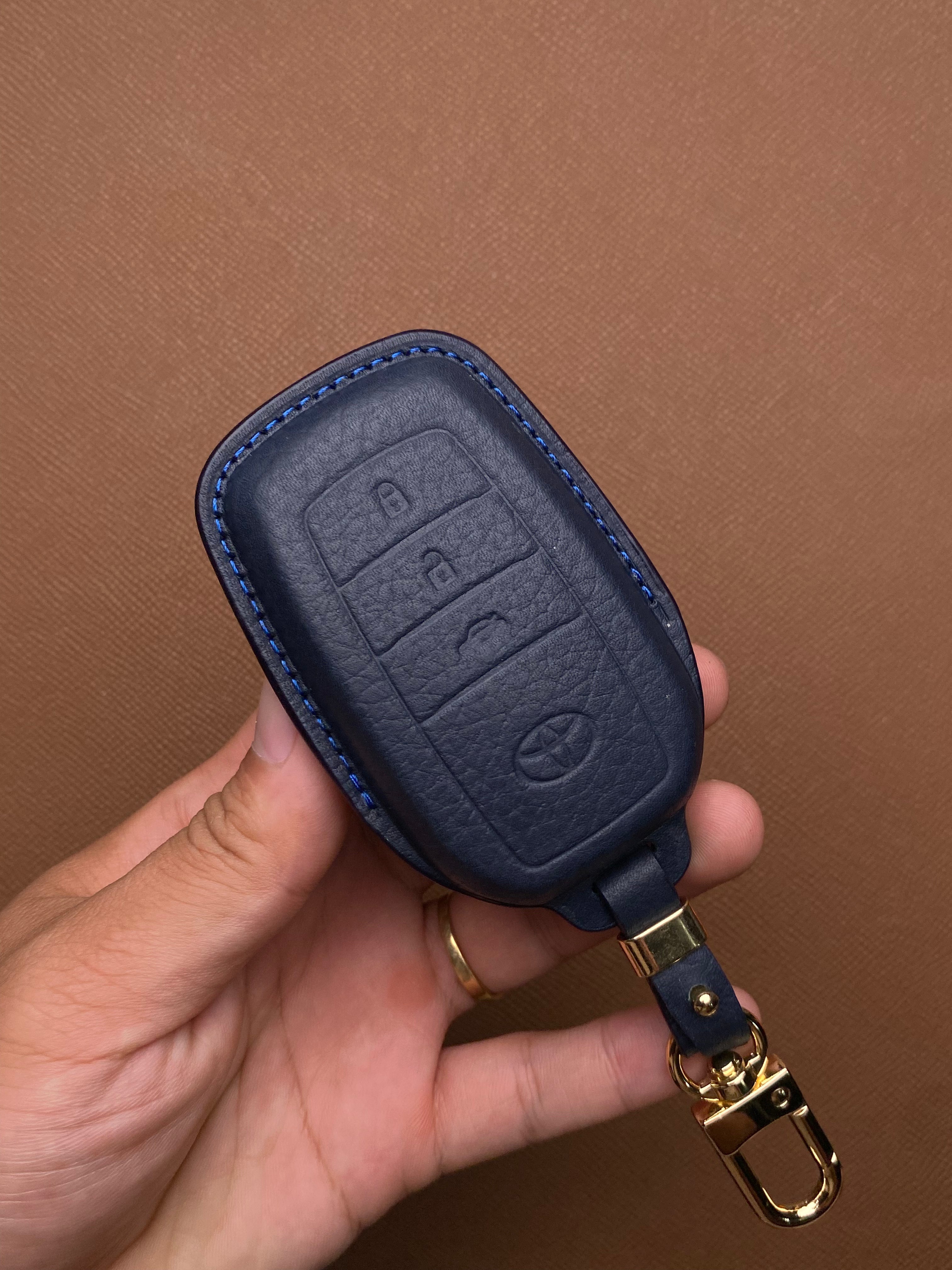 Leather Key Case for Toyota Fortuner, Innova V, Hilux G (2017-2022) 3-Button Smart Key - TOC3OTO