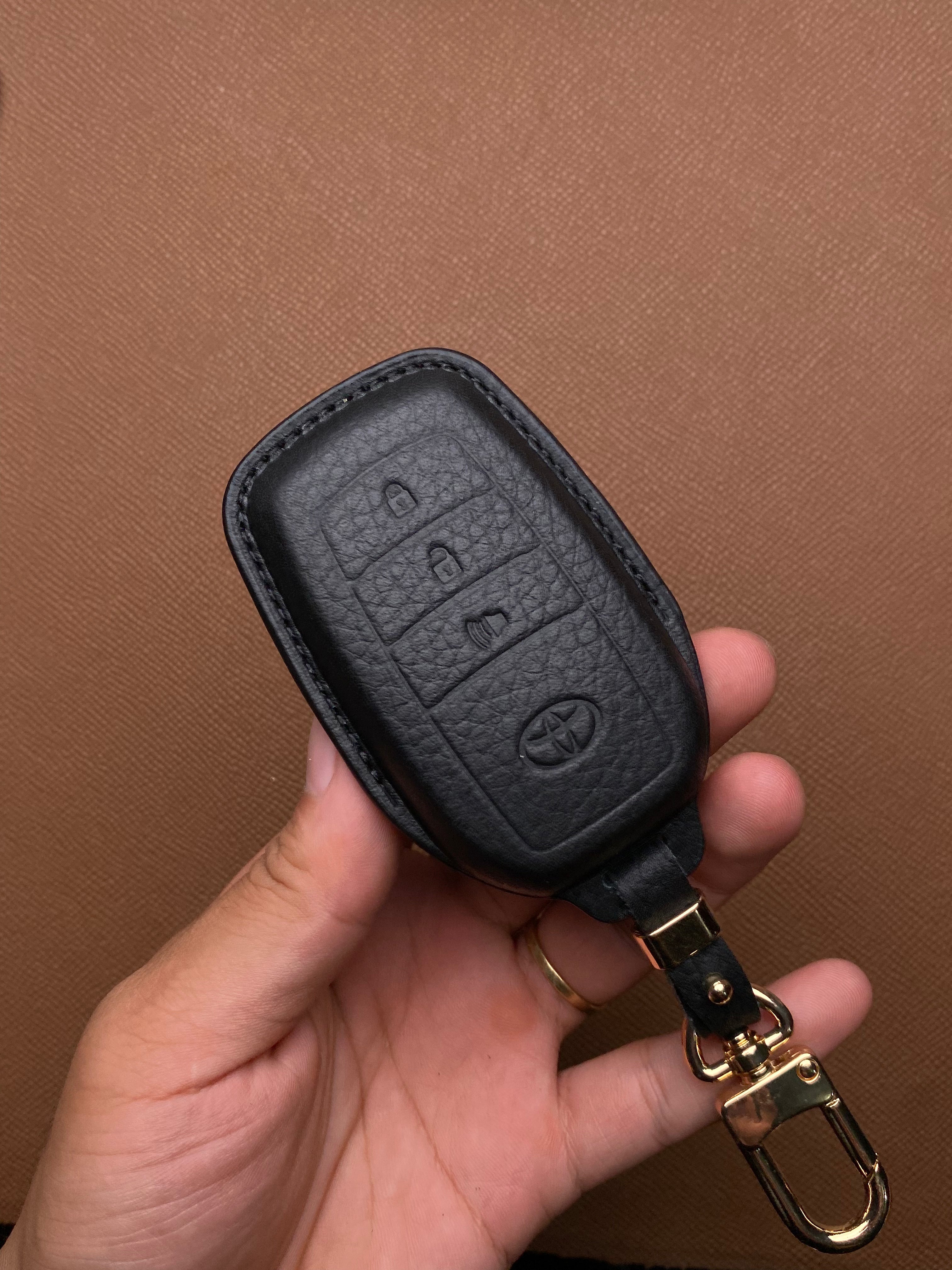Leather Key Case for Toyota CROSS, Altis (2022-2023) - D3.LOA