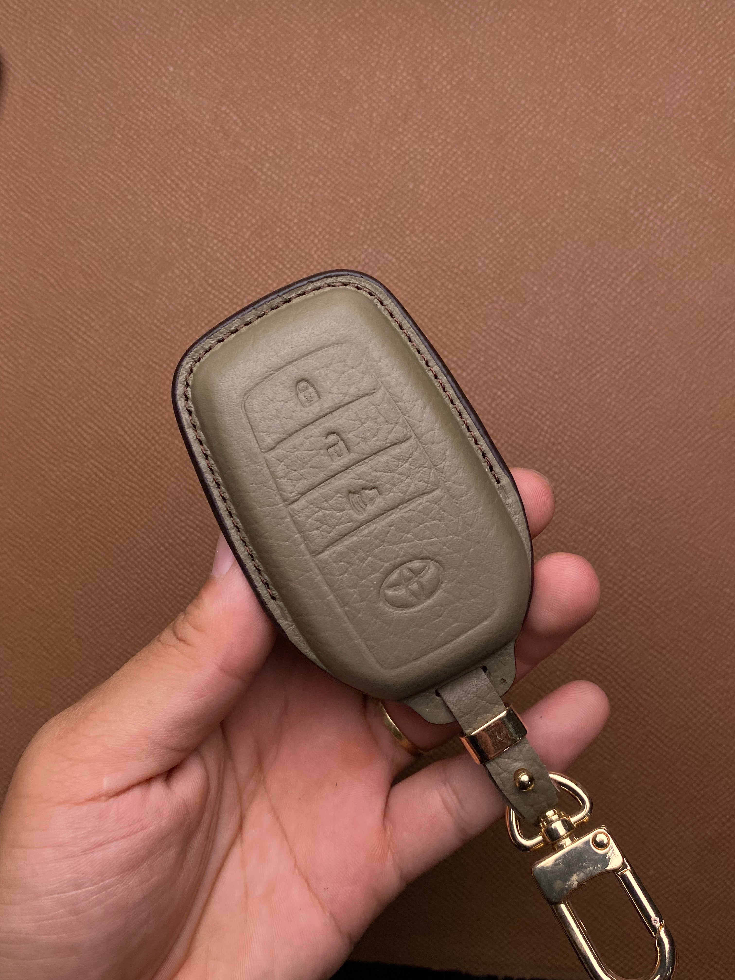 Leather Key Case for Toyota CROSS, Altis (2022-2023) - D3.LOA