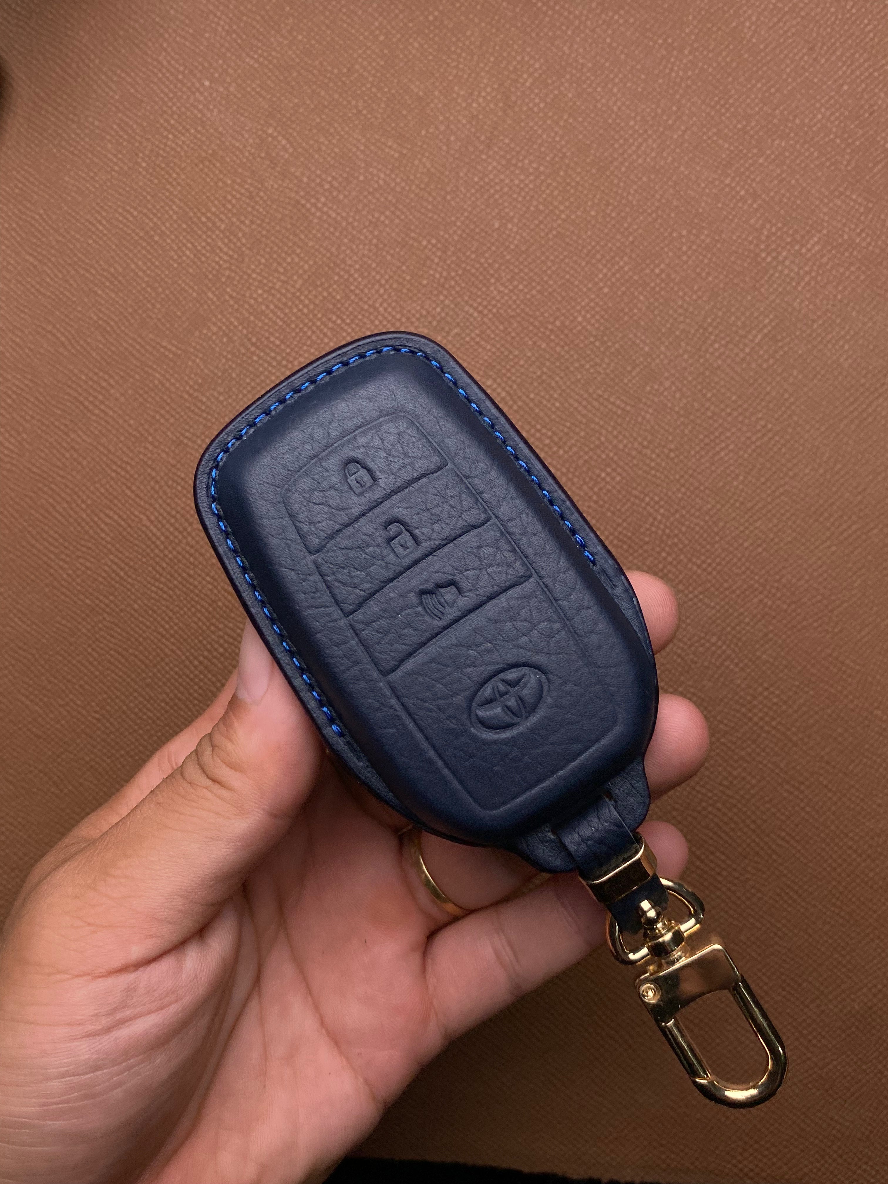 Leather Key Case for Toyota CROSS, Altis (2022-2023) - D3.LOA