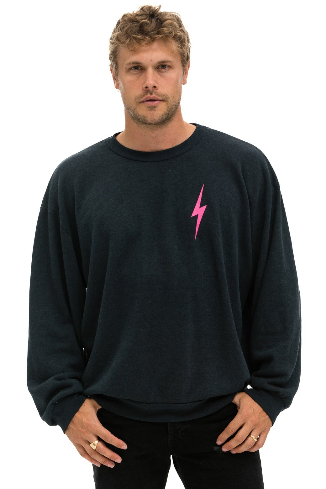BOLT 2 RELAXED CREW SWEATSHIRT - CHARCOAL // NEON PINK